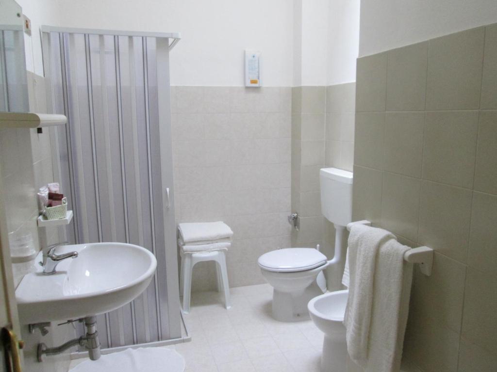 Hotel Autostello Castellana Grotte Habitación foto